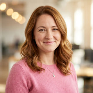 Emily Watson, șefă a departamentului de asistență pentru clienți la Făurspor, într-o imagine de profil